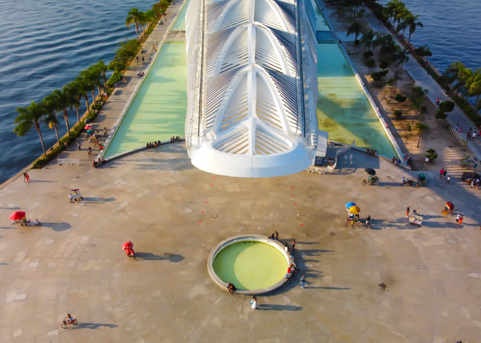 Loty widokowe helikopterem bez drzwi